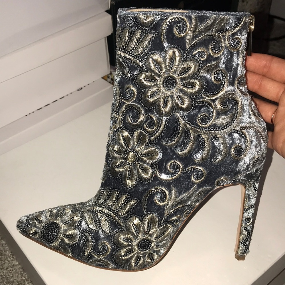 RAYE boots